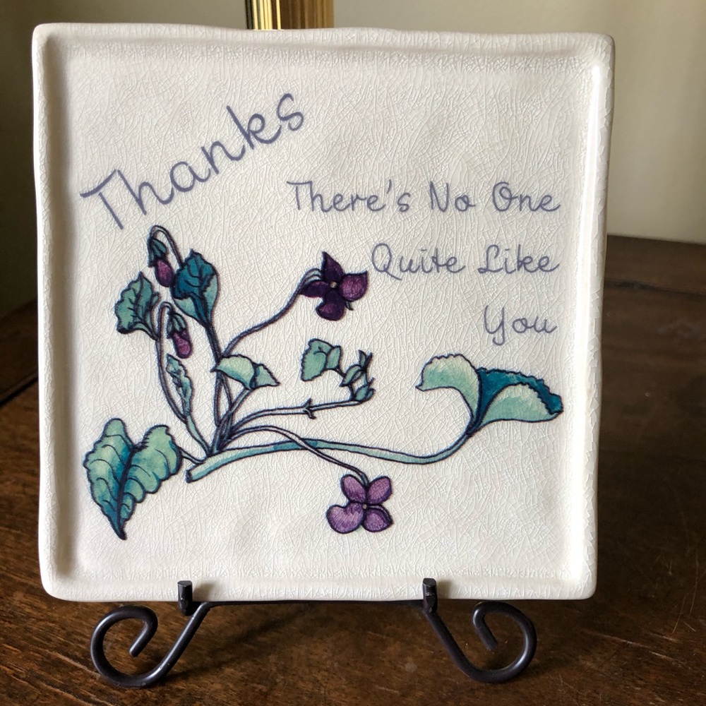Thank you trivet. Comes with stand.
